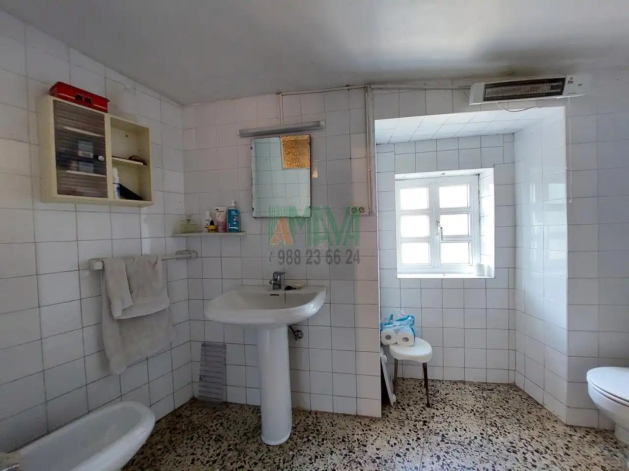 Bany de Casa o xalet en venda en Coles amb Calefacció, Jardí privat i Terrassa