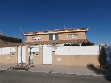 Maison jumelée avec balcon à vendre à Carrer Montserrat Roig