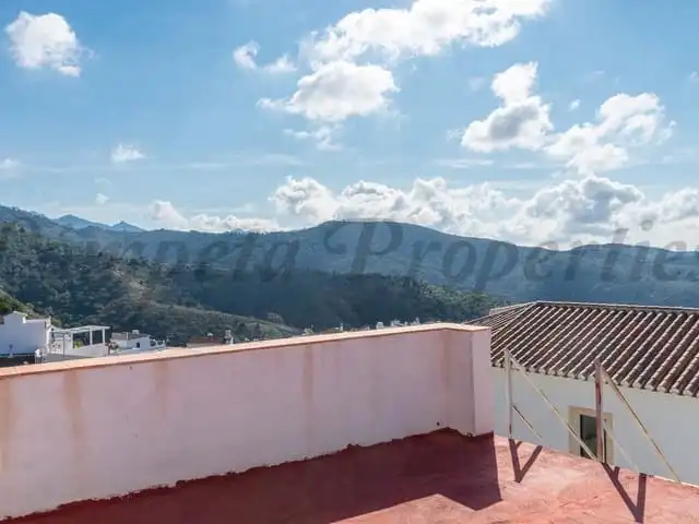 Detached homes for sale in Sedella