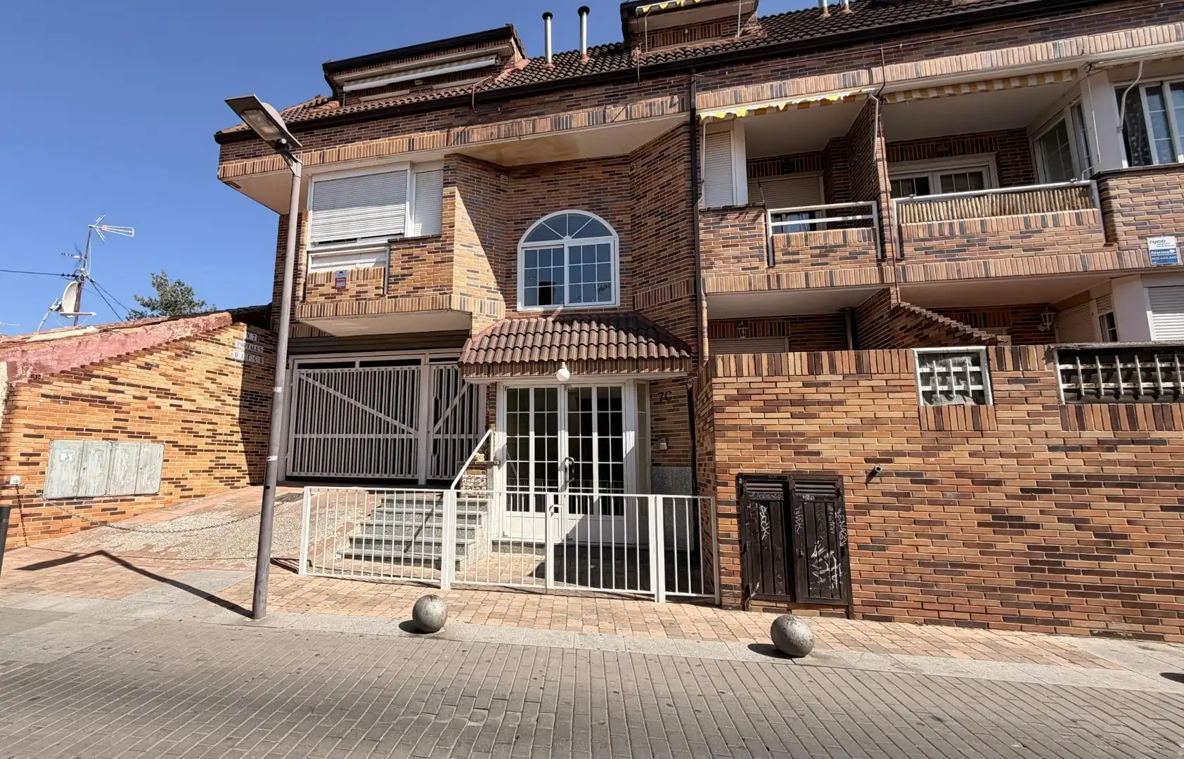 Vista exterior de Dúplex en venta en Collado Villalba con Calefacción, Parquet y Terraza