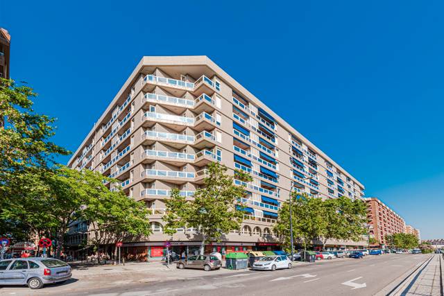 Piso en Venta en Cesáreo Alierta, 23 en La Granja