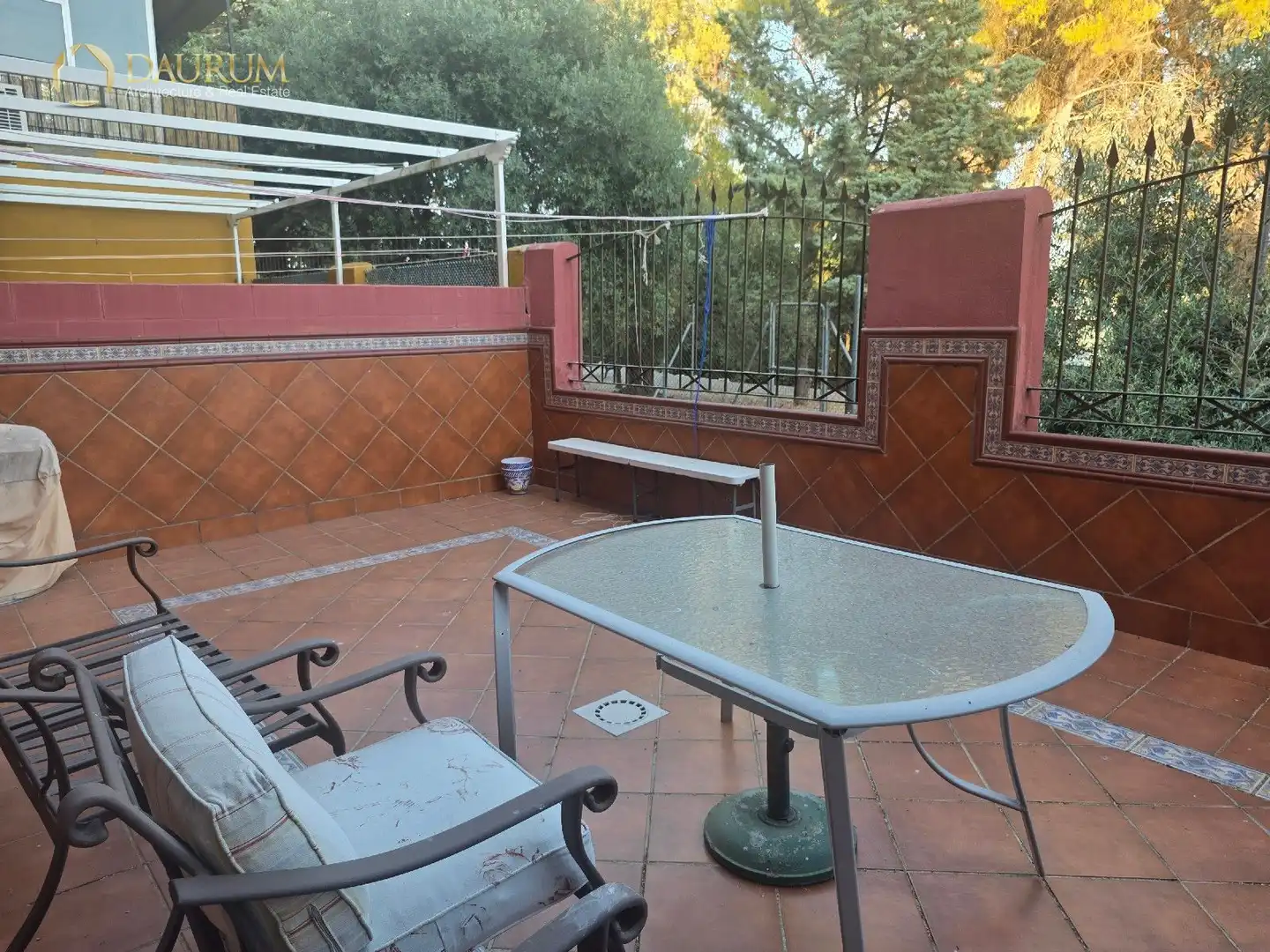Terrassa de Casa adosada en venda en Castilleja de la Cuesta amb Aire condicionat, Calefacció i Traster