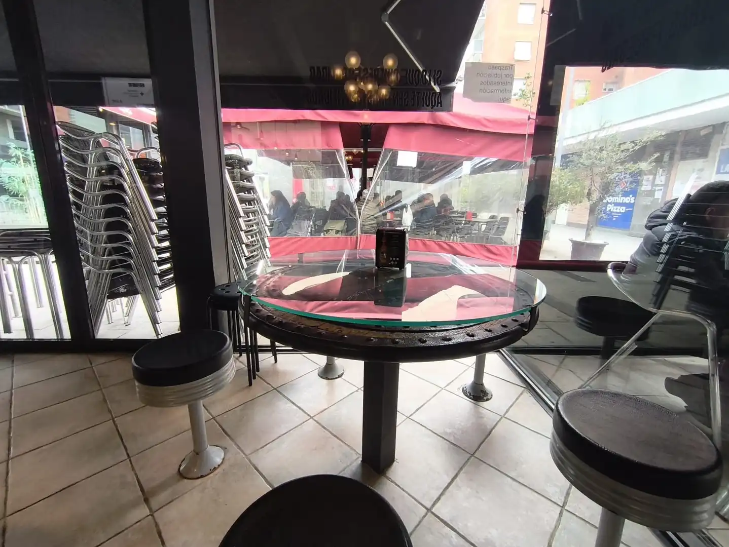 Local en traspaso en Sabadell con Aire acondicionado, Terraza y Amueblado