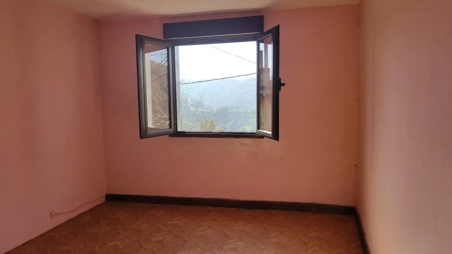 Dormitori de Casa o xalet en venda en San Martín del Rey Aurelio amb Piscina