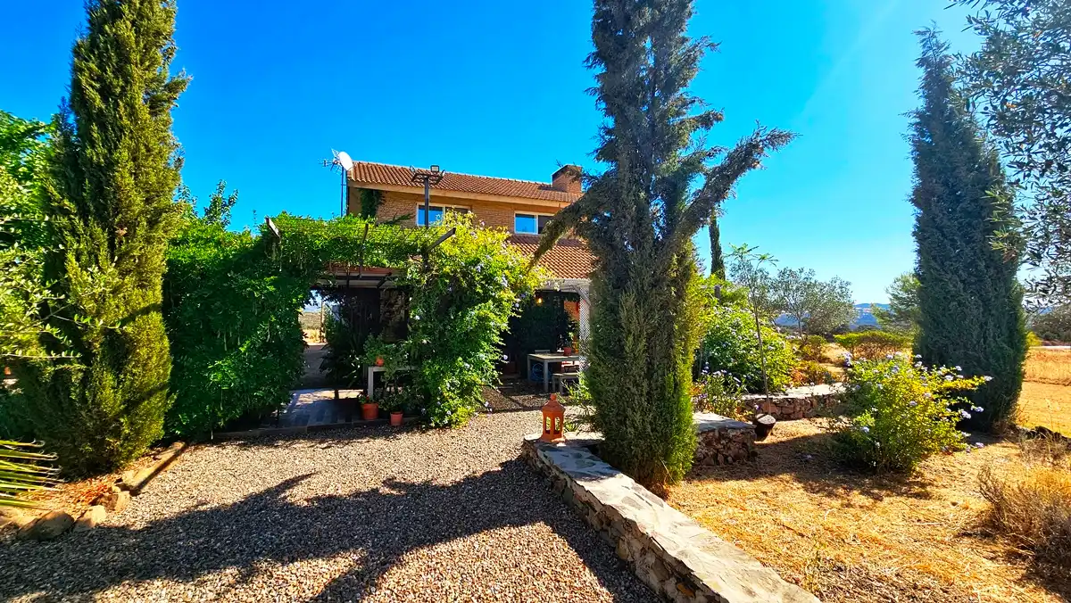 Garden of Houses for sale in El Madroño  with Air Conditioner and Private garden