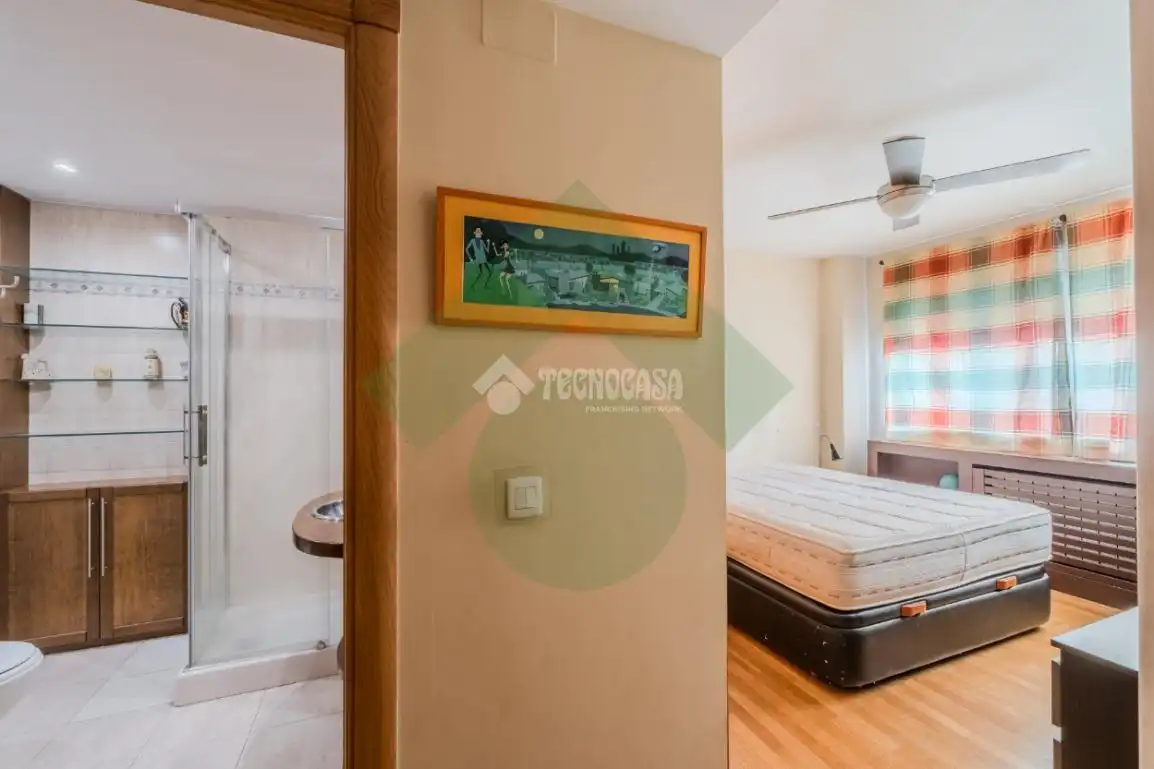 Bedroom of Flat for sale in Madrid  with Air Conditioner, Heating and Terrace