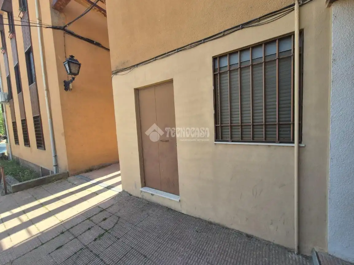 Vista exterior de Local en venta en Sigüenza