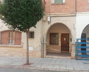 Außenansicht von Haus oder Chalet zum verkauf in Belchite