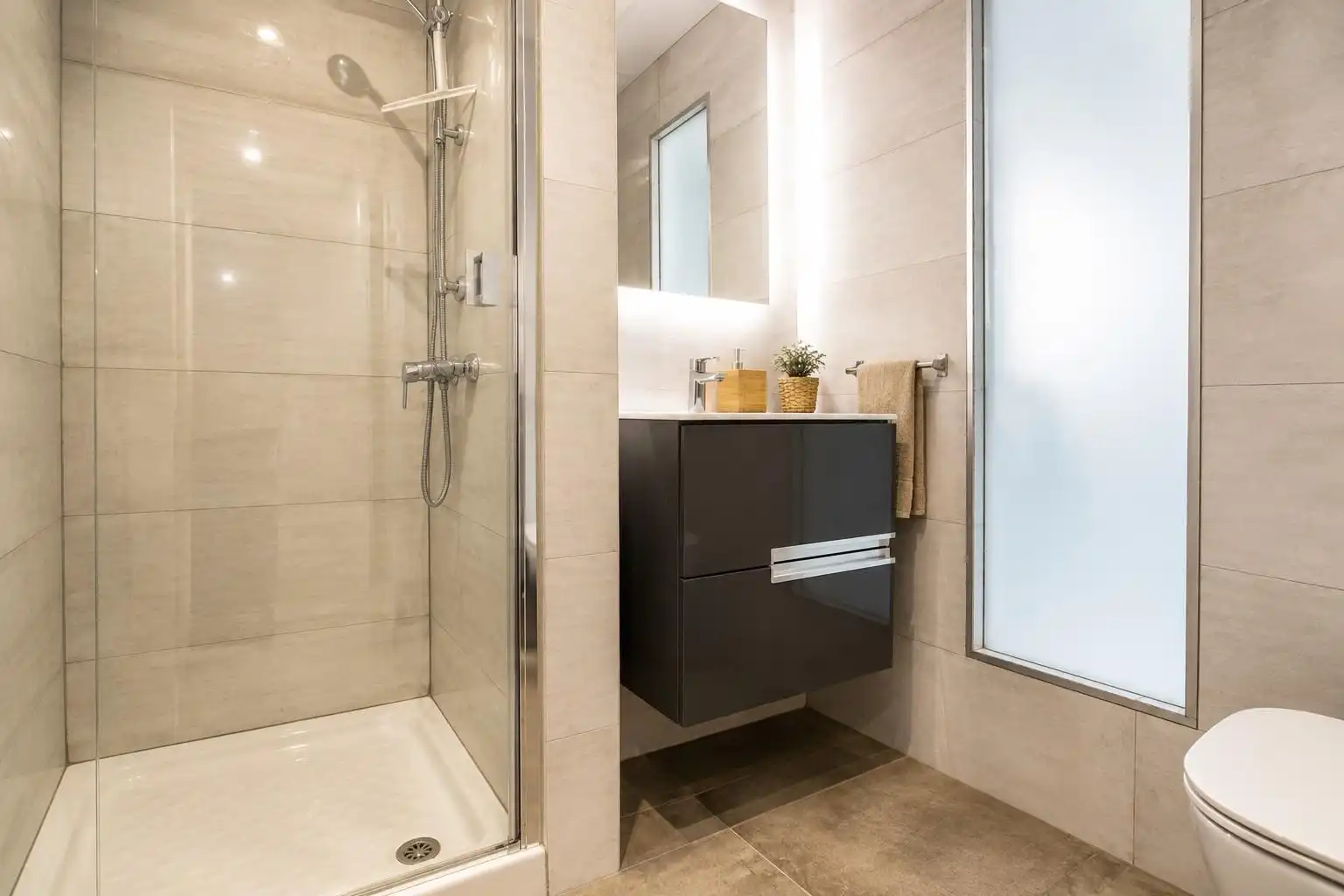 Baño de Dúplex en venta en Benalmádena con Aire acondicionado, Calefacción y Jardín privado