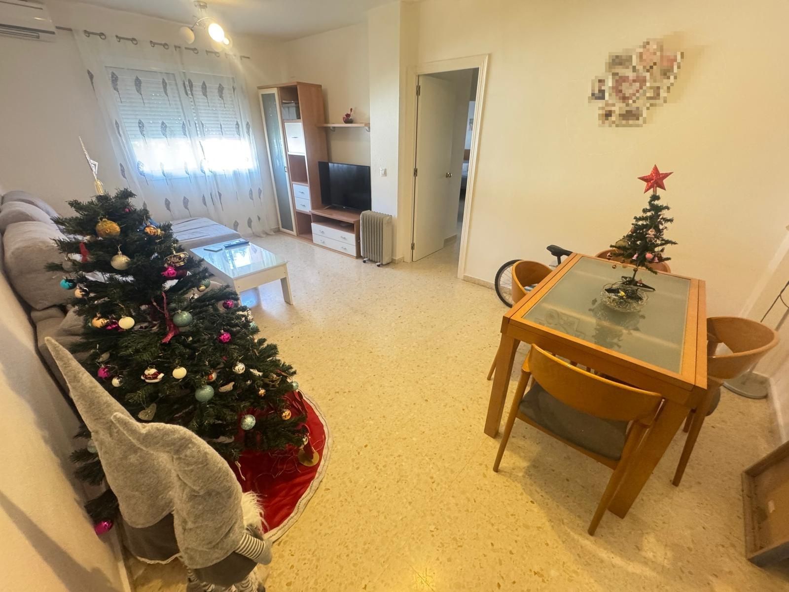 Living room of Flat for sale in Dos Hermanas  with Air Conditioner, Heating and Storage room