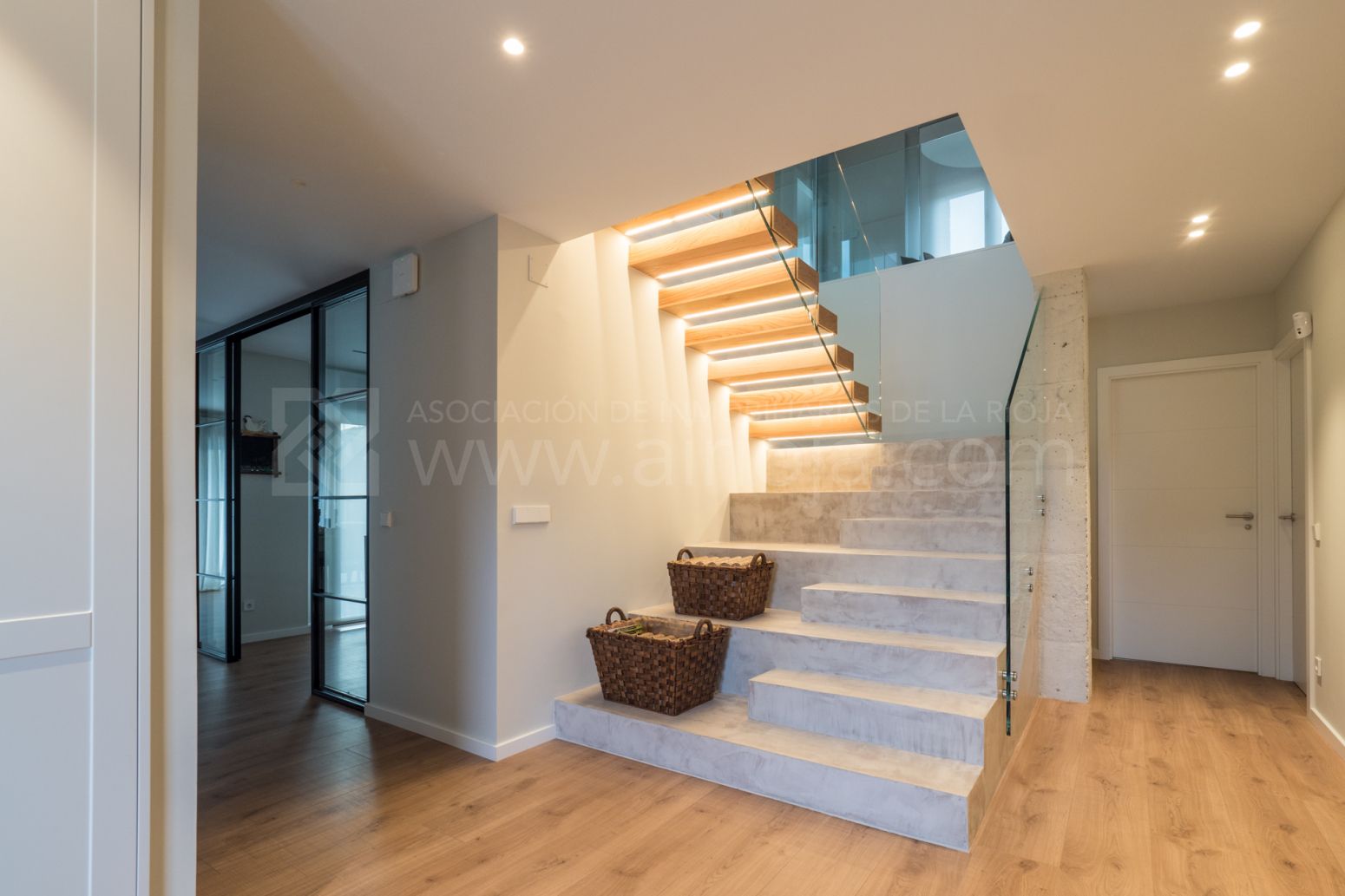 House or chalet for sale in Lardero  with Heating, Private garden and Parquet flooring