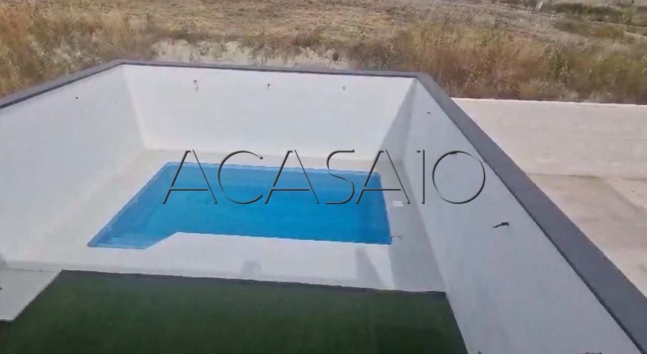 Piscina de Casa adosada en venda en Esquivias amb Aire condicionat i Calefacció
