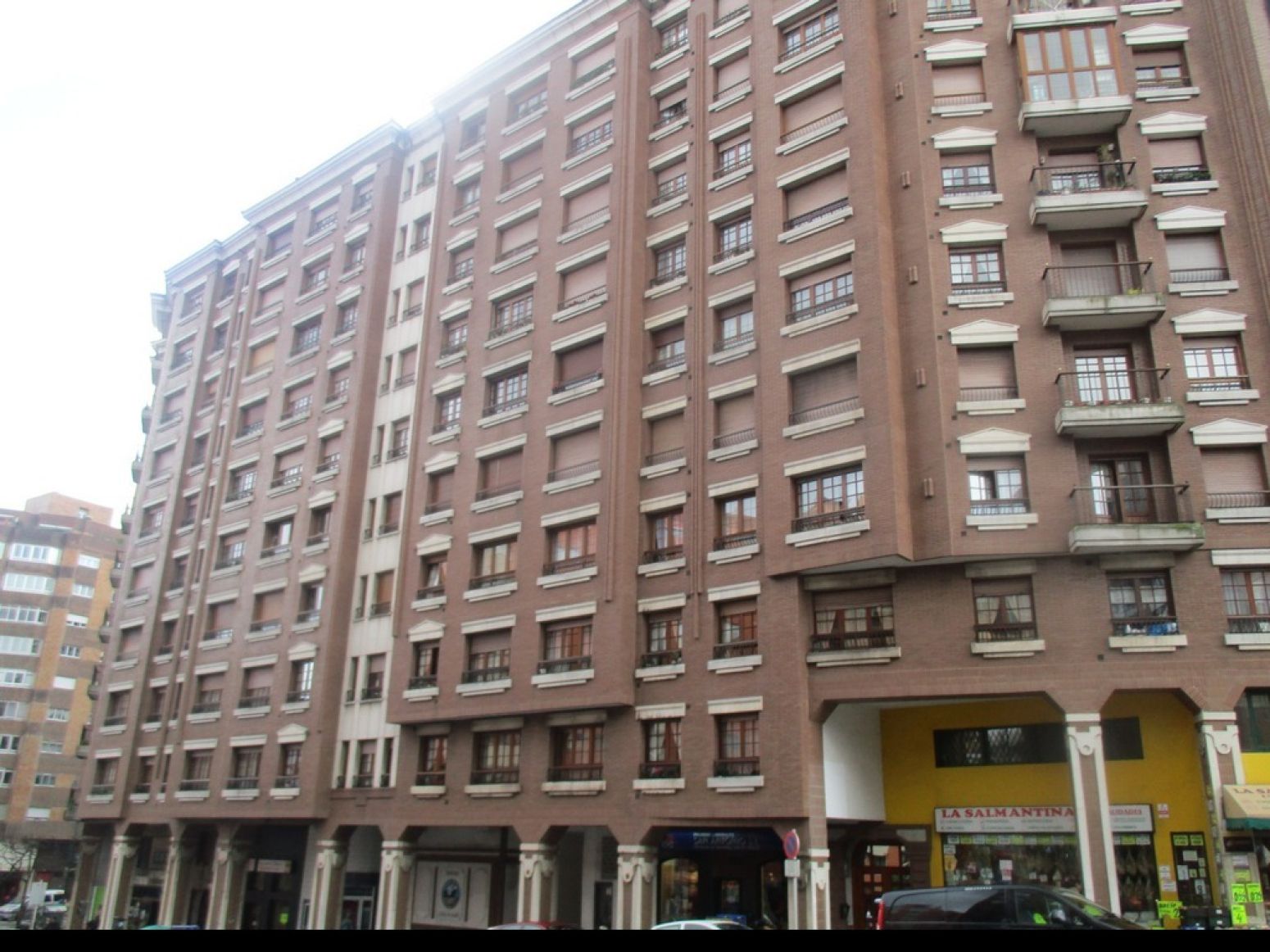 Local en venta en Avilés - Avenida San Agustín, El Carbayedo - El Quirinal