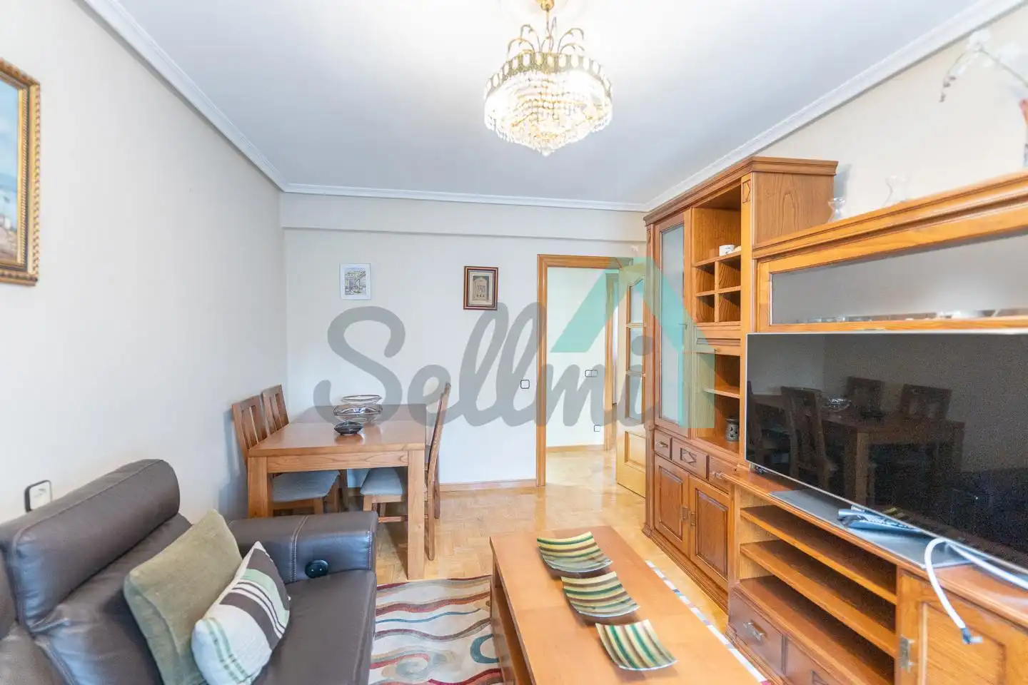Living room of Flat for rent in Oviedo   with Heating, Parquet flooring and Storage room