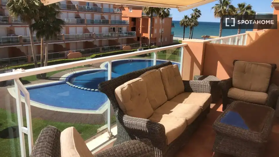 Terrassa de Apartament per a compartir en Dénia amb Aire condicionat, Calefacció i Terrassa