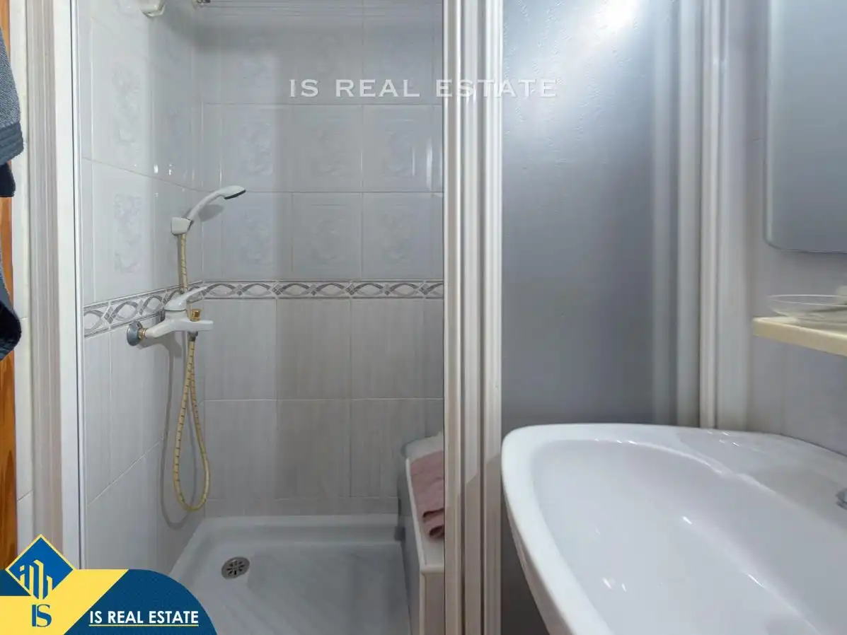 Baño de Estudio en venta en Torrevieja con Aire acondicionado, Calefacción y Terraza