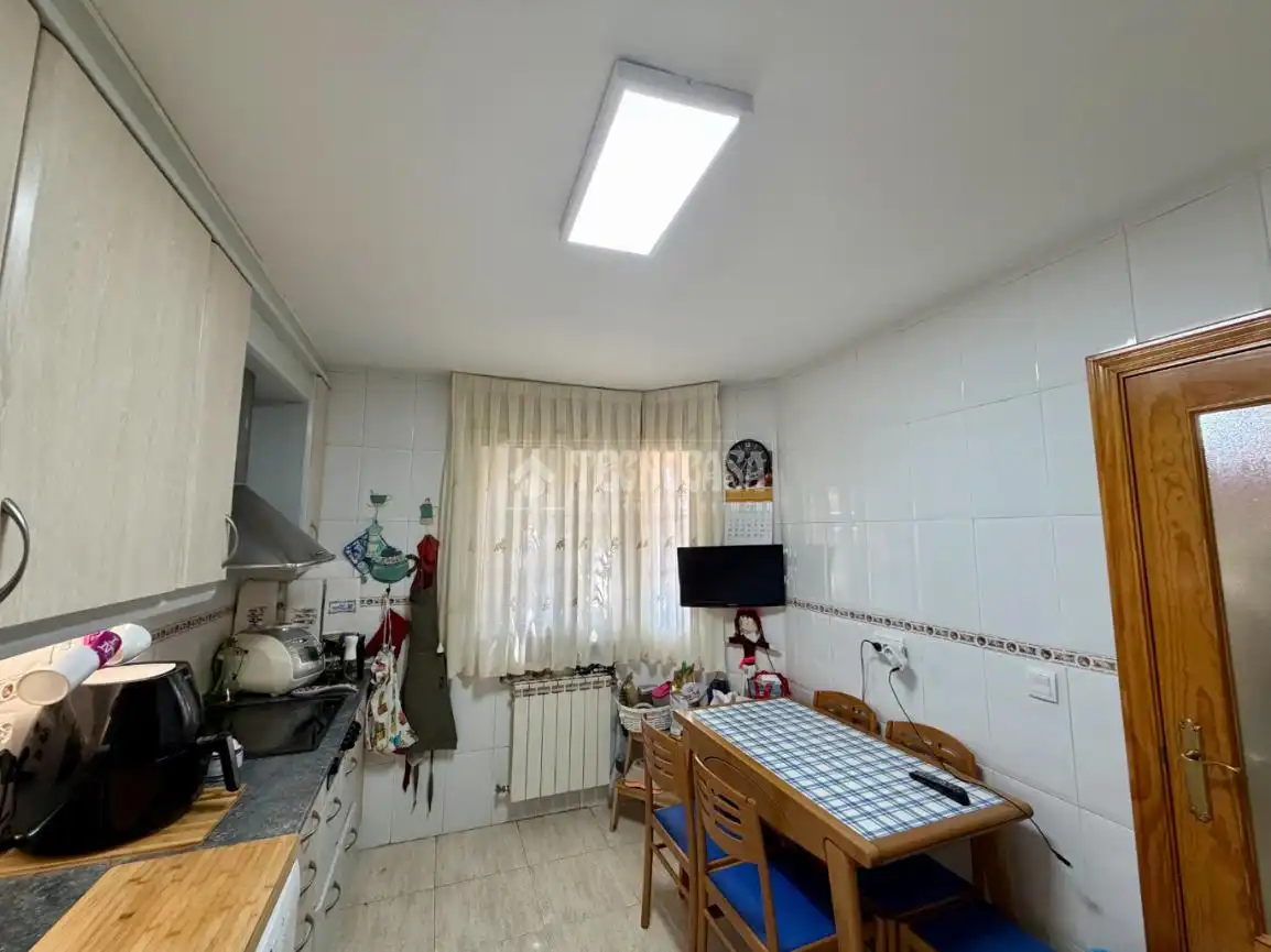 Cocina de Piso en venta en Villanueva de la Torre con Aire acondicionado y Calefacción