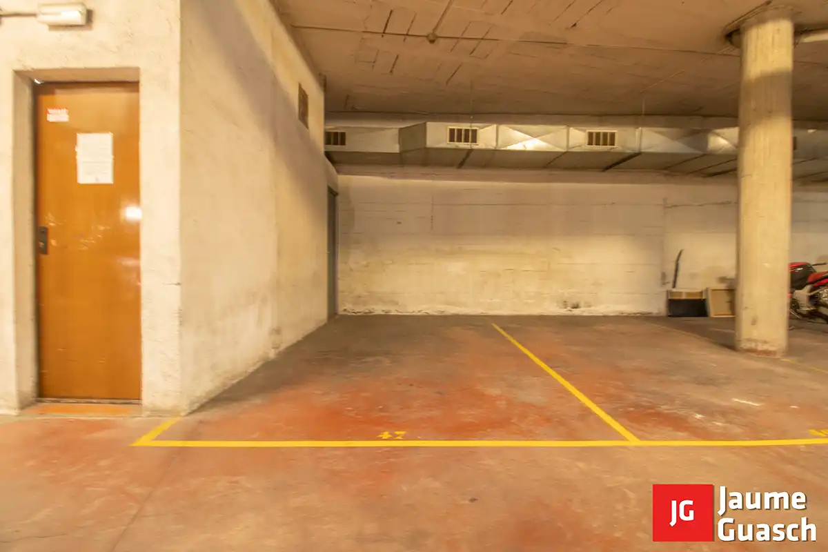 Parking de Piso en venta en Torredembarra con Calefacción, Terraza y Trastero
