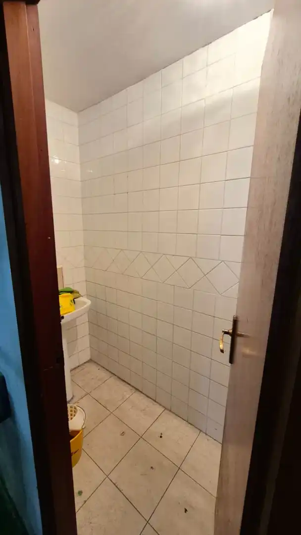 Bathroom of Industrial buildings for rent in Betanzos