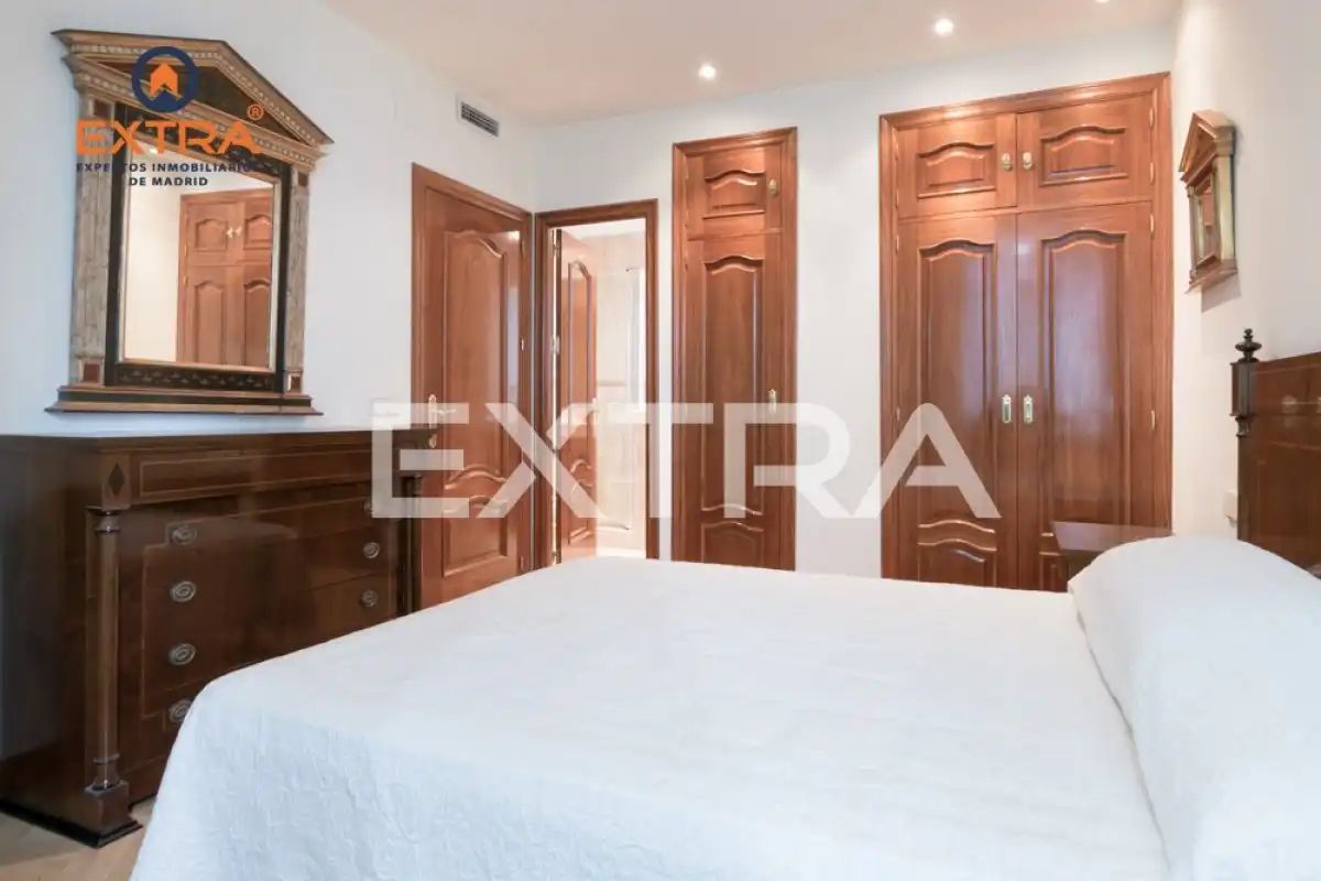 Schlafzimmer von Wohnung zur Miete in Madrid mit Klimaanlage, Heizung und Parkett