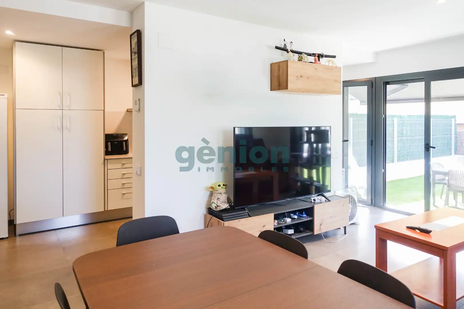 Sala d'estar de Casa o xalet en venda en Vilablareix amb Calefacció, Jardí privat i Parquet