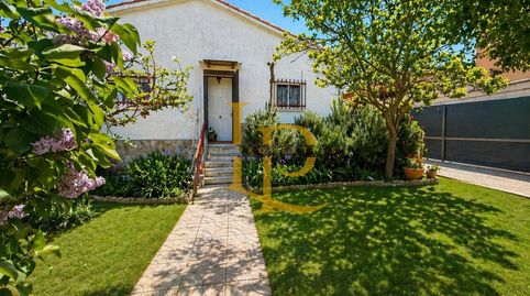 CHALET INDEPENDIENTE CON PARCELA EN VENTA EN LA URBANIZACIÓN MIRADOR DEL CID, TRIJUEQUE (GUADALAJARA)