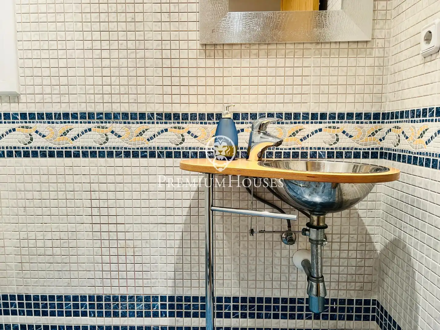 Baño de Oficina de alquiler en Castelldefels con Aire acondicionado, Calefacción y Trastero