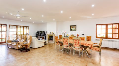 Gran casa unifamiliar en La Miranda, imatge 4