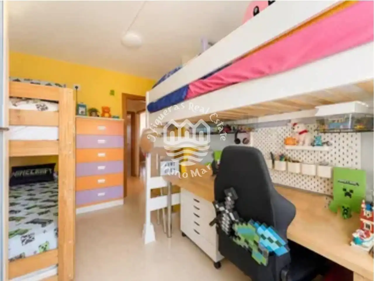 Habitación de Dúplex en venta en Terrassa con Aire acondicionado, Calefacción y Terraza