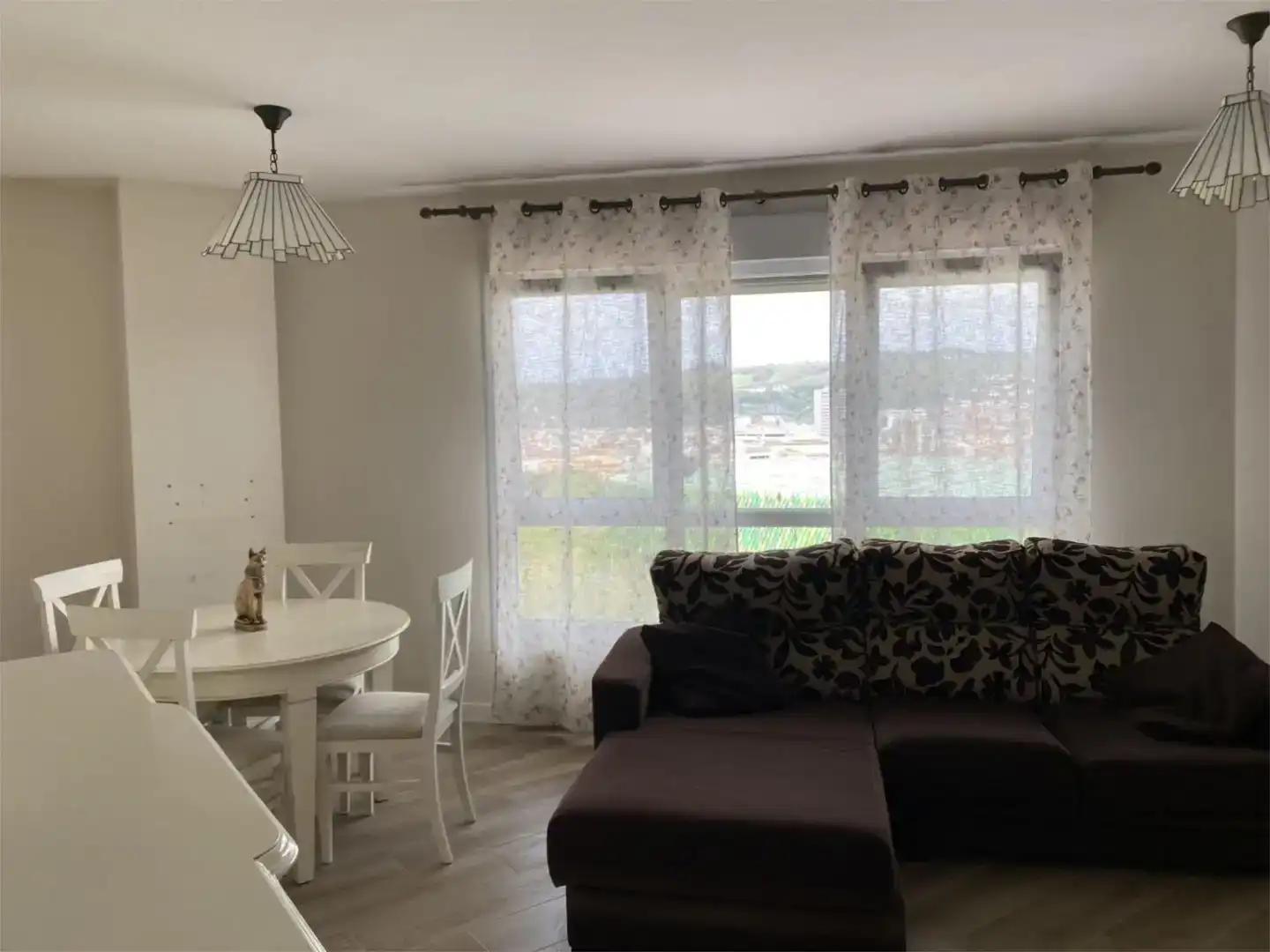Sala d'estar de Pis en venda en Bilbao  amb Balcó