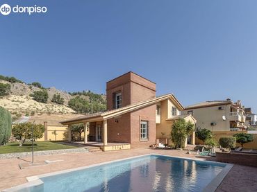 Villa avec piscine à vendre à Calle Olivo