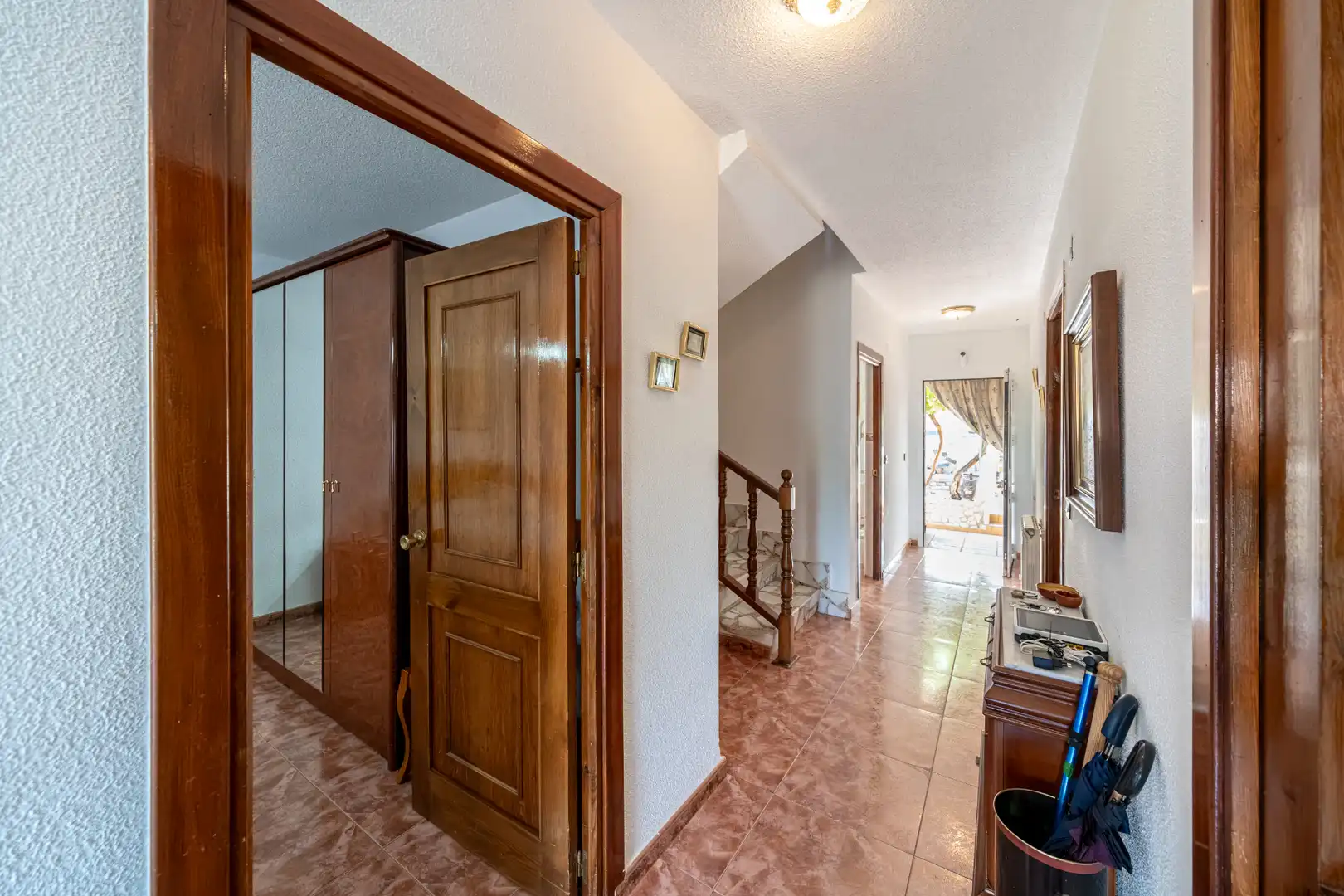 Casa aparellada amb jardí en venda a Calle de San José, imagen 2