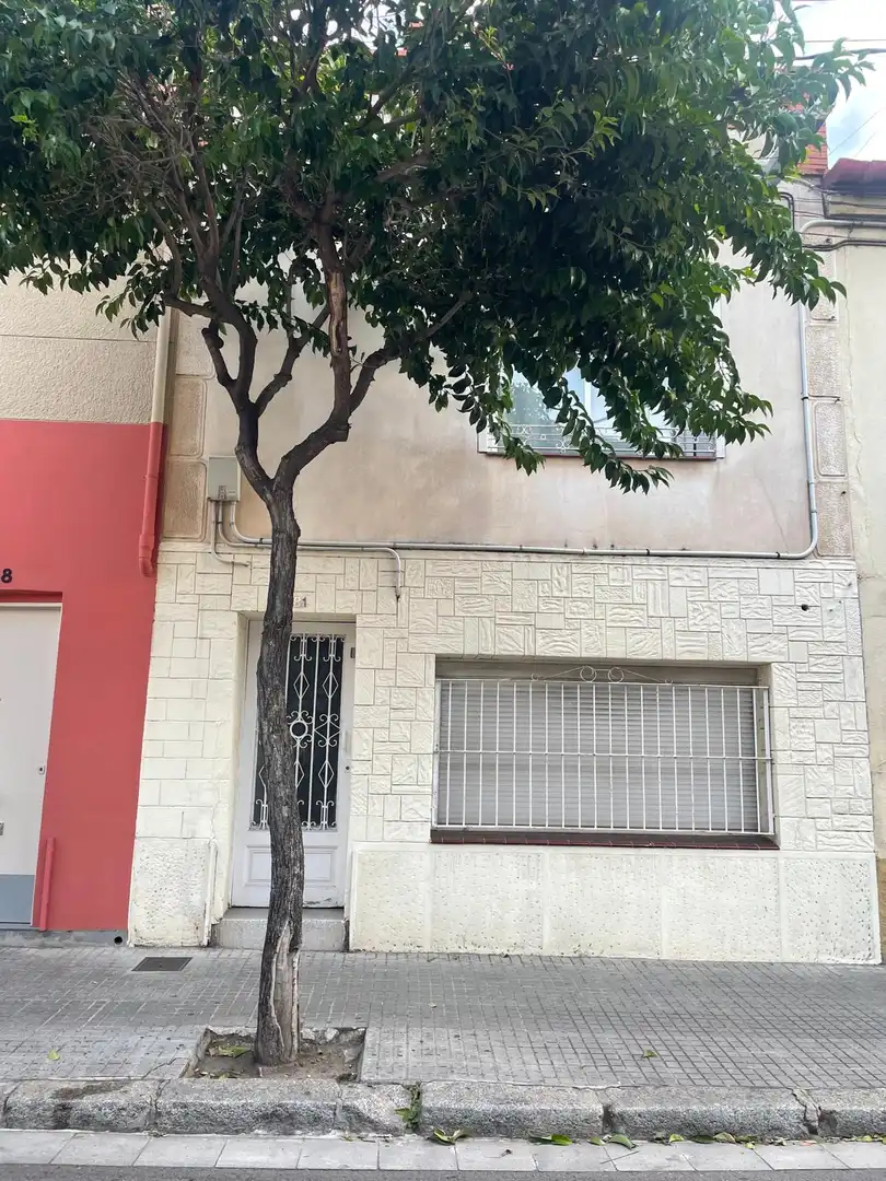 Vista exterior de Casa o xalet en venda en Sant Feliu de Llobregat amb Terrassa i Balcó