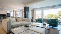 Living room of House or chalet for sale in Marbella  with Terrace and Swimming Pool