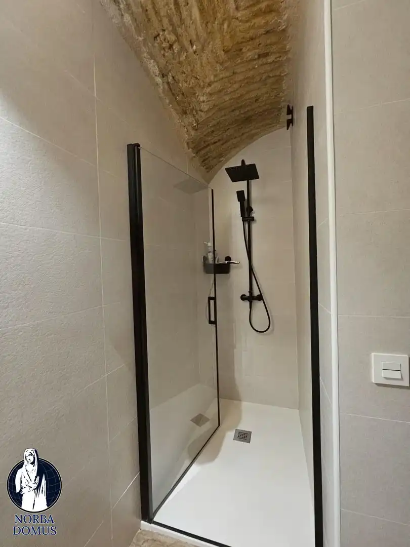 Bany de Finca rústica en venda en Montánchez amb Aire condicionat, Terrassa i Traster