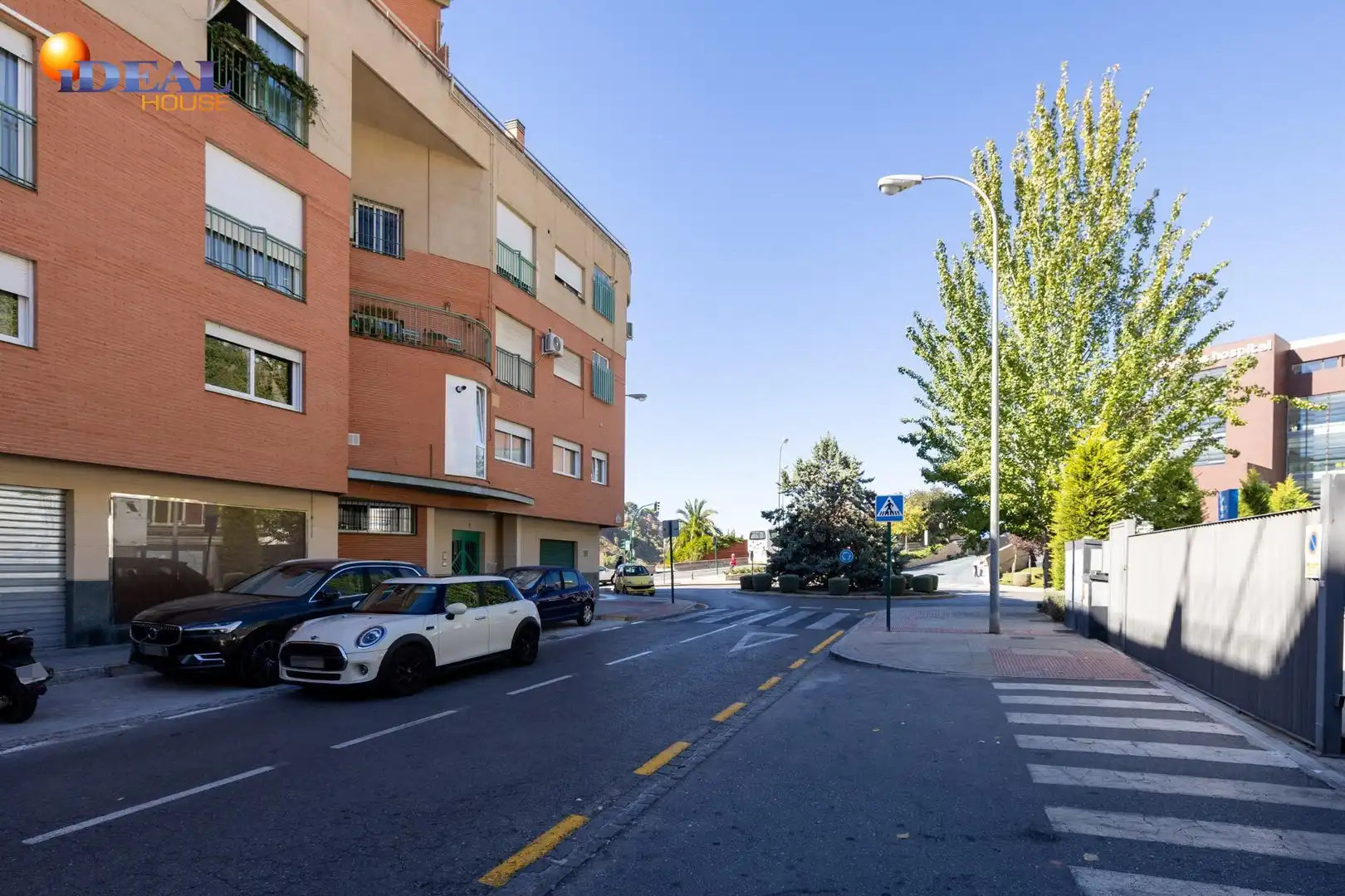 Vista exterior de Piso en venta en Granada con Aire acondicionado, Calefacción y Terraza