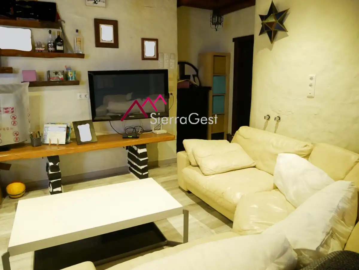 Sala de estar de Edificio en venta en Ubrique