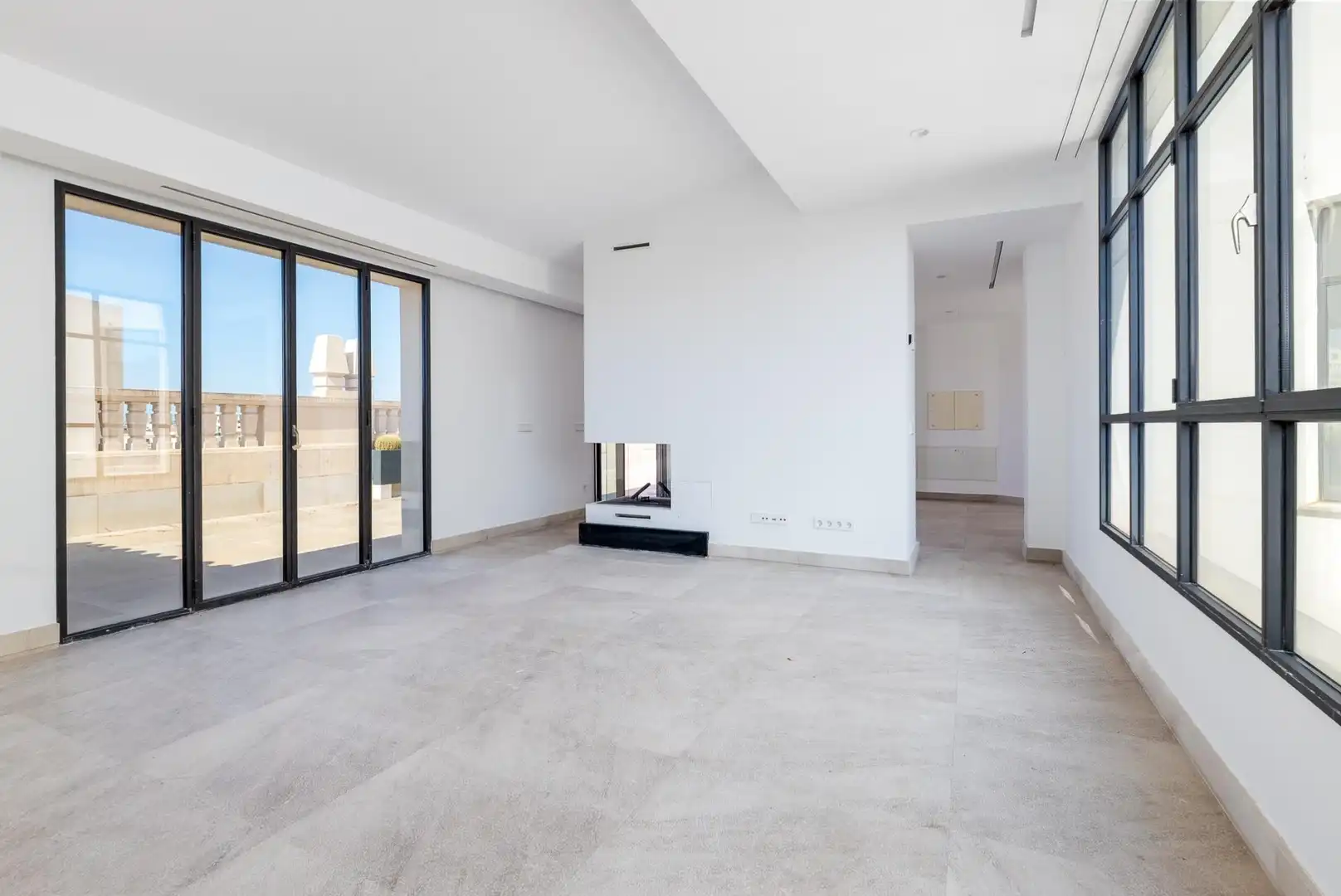 Penthouse with lift for sale in Centre