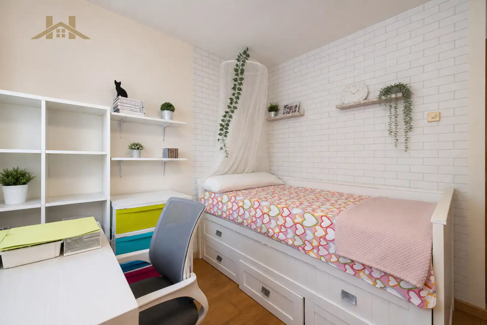 Bedroom of Flat for sale in Valdemorillo  with Air Conditioner, Heating and Storage room