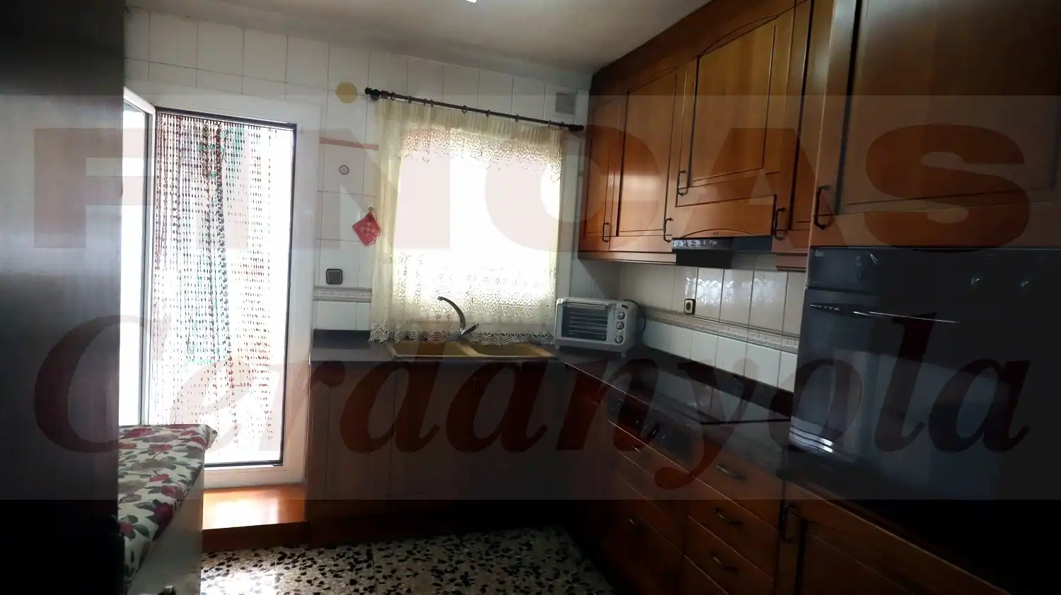 Cuina de Pis en venda en Cerdanyola del Vallès amb Calefacció, Terrassa i Balcó
