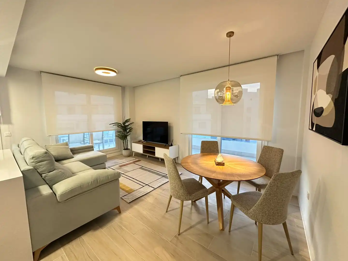 Wohnzimmer von Wohnungen zur Miete in Marbella mit Klimaanlage, Terrasse und Schwimmbad