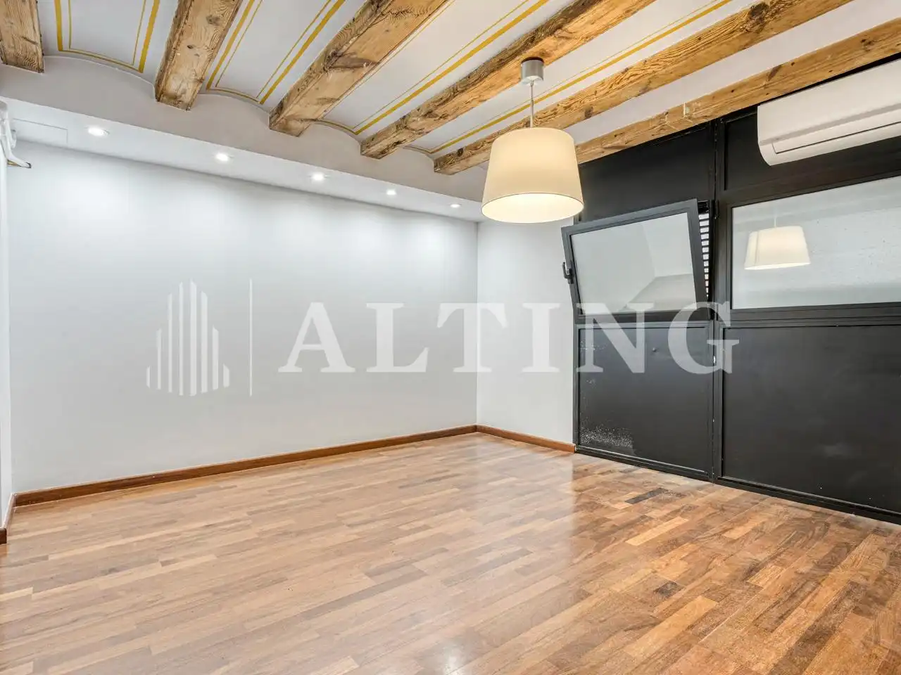 Sala de estar de Local en venta en Barcelona con Aire acondicionado