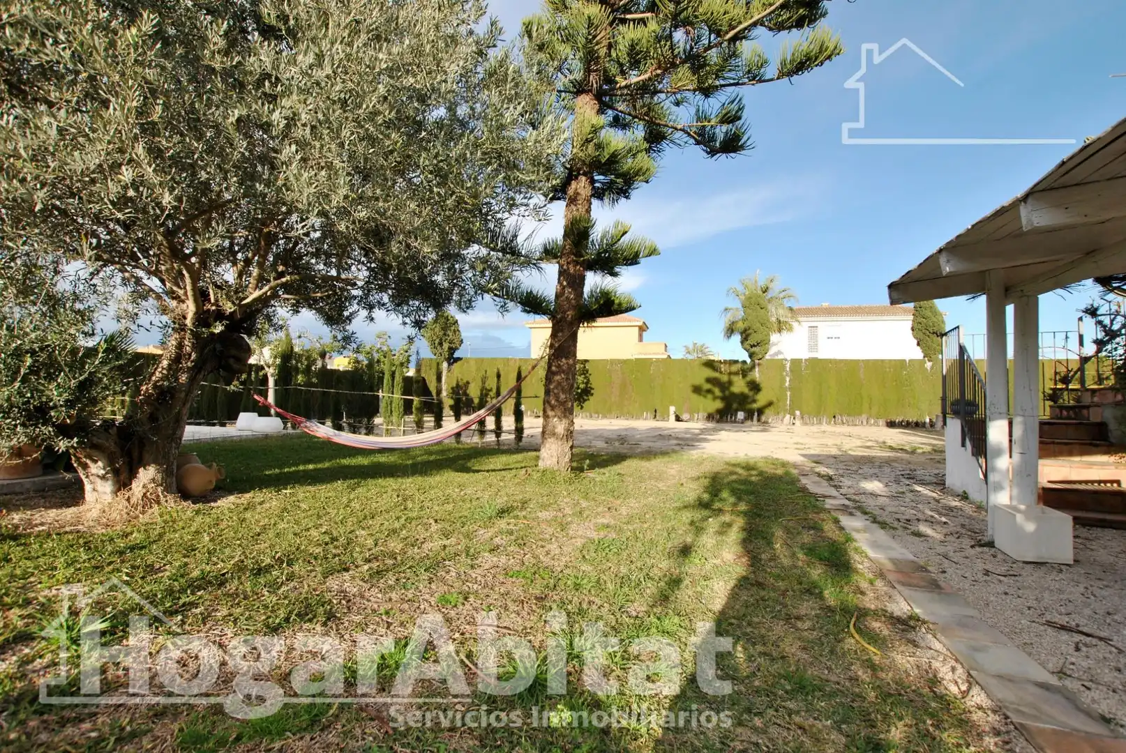 Jardí de Casa o xalet en venda en Oliva amb Aire condicionat, Jardí privat i Terrassa