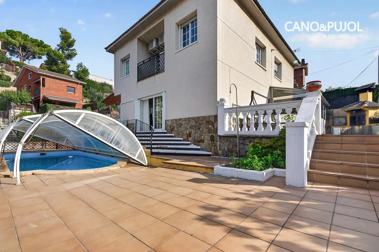 Exterior view of Houses for sale in Ca n'Oriol