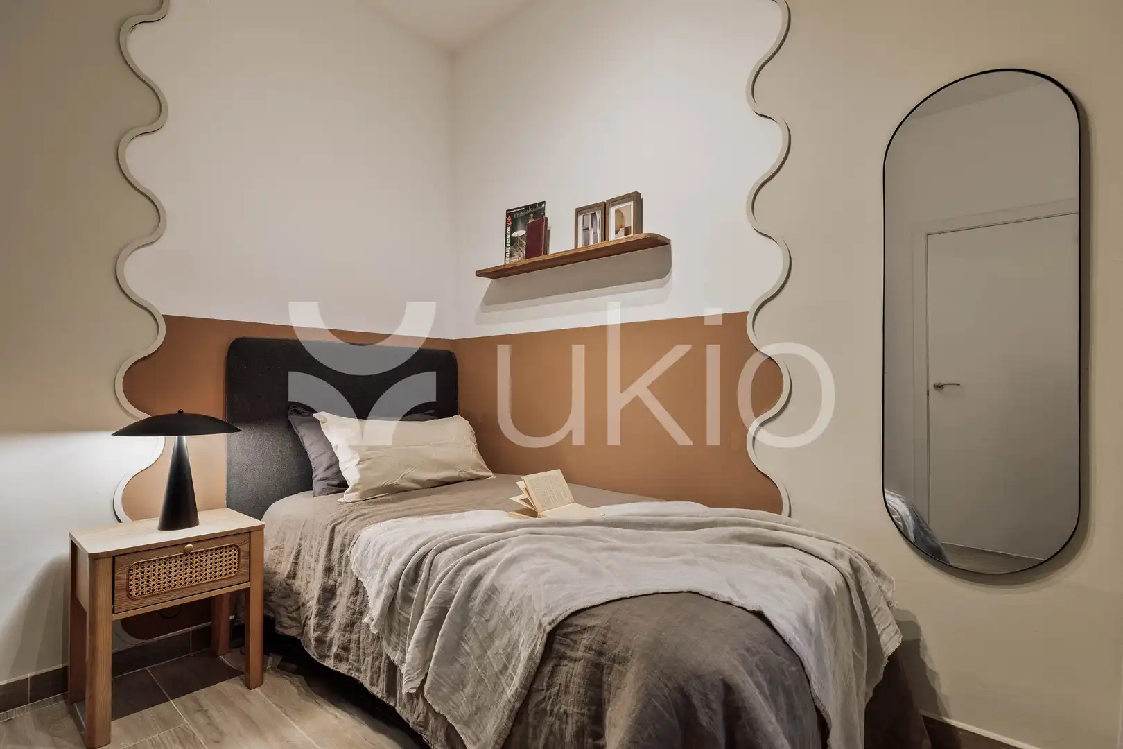 Dormitori de Apartament de lloguer en Barcelona amb Aire condicionat, Calefacció i Terrassa