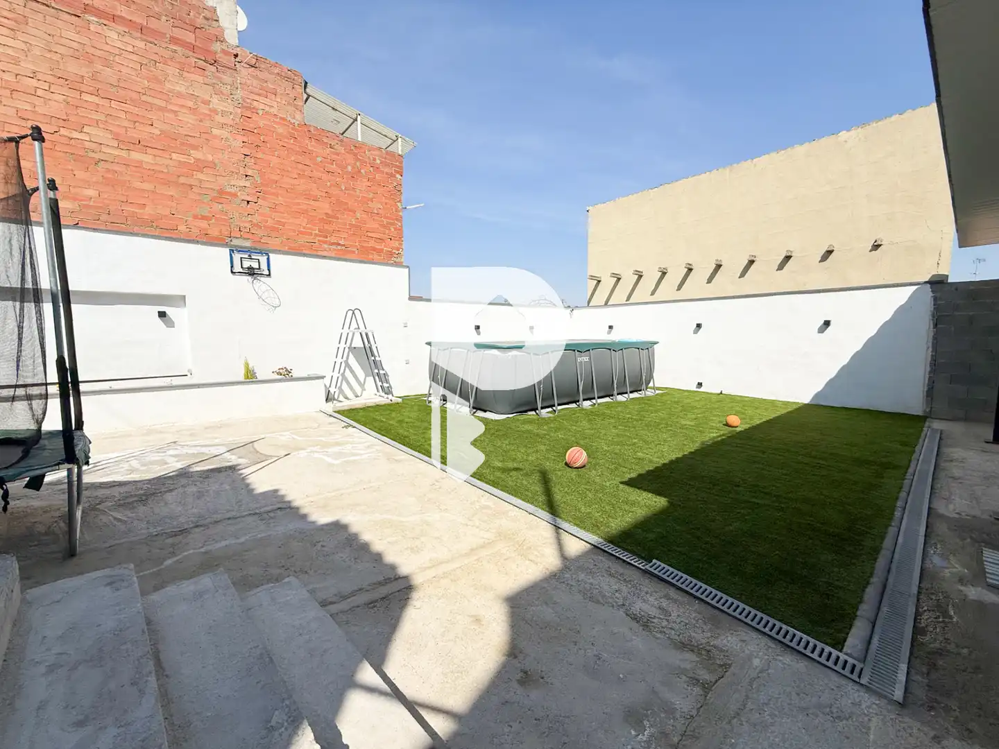 Terraza de Casa o chalet en venta en Sant Vicenç Dels Horts con Aire acondicionado, Calefacción y Jardín privado