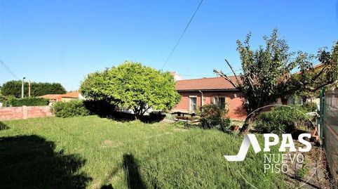 En Cuchía, Miengo, en venta casa de una sola planta, con gran jardín. A 1,5 kms de las playas de Marzán y Los Caballos