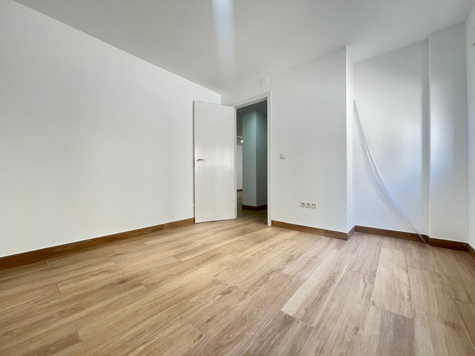 Planta baixa en venda a Marina Botafoc - Platja de Talamanca