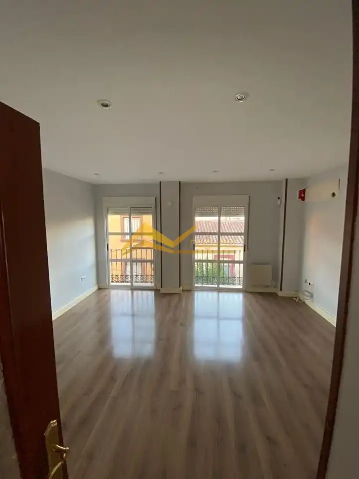 Wohnzimmer von Wohnung zum Verkauf in Guarromán mit Heizung und Balkon