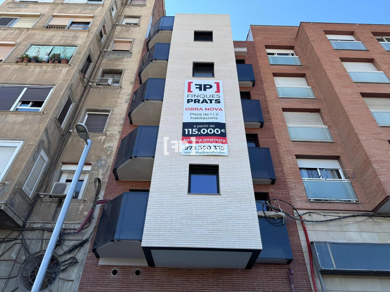 Vista exterior de Edifici en venda en  Lleida Capital